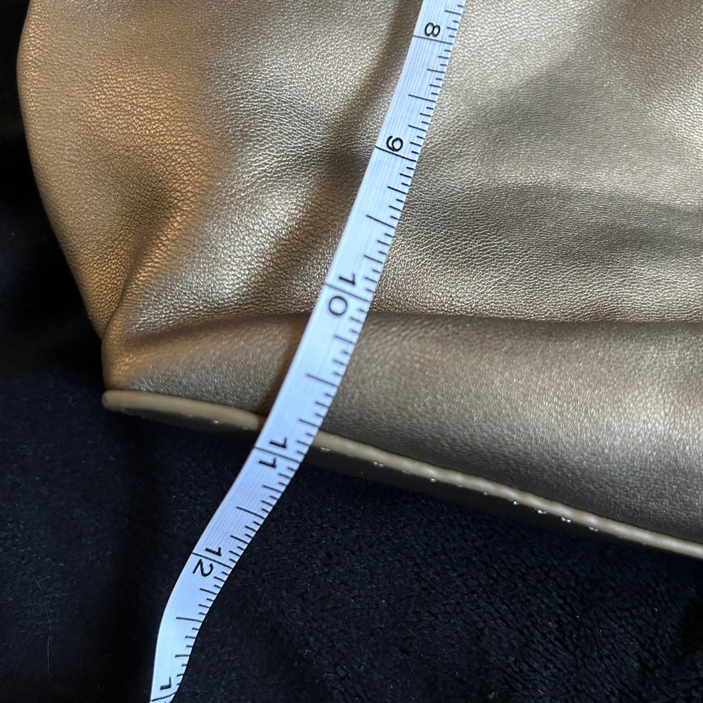 Gold tote - Picture 2 of 7